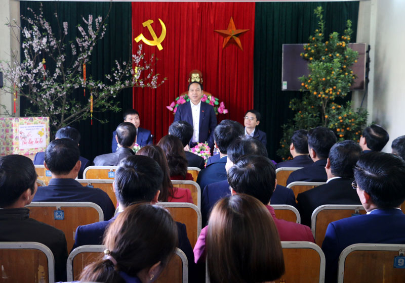 Phó Chủ tịch Thường trực UBND tỉnh Quảng Ninh thăm, động viên xản xuất đầu năm tại Công ty than Mạo Khê