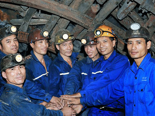 Truyền thống "Kỷ luật và đồng tâm" là sức mạnh to lớn giúp thợ mỏ quyết tâm vượt qua khó khăn, hoàn thành nhiệm vụ (Ảnh Mạnh Hùng)