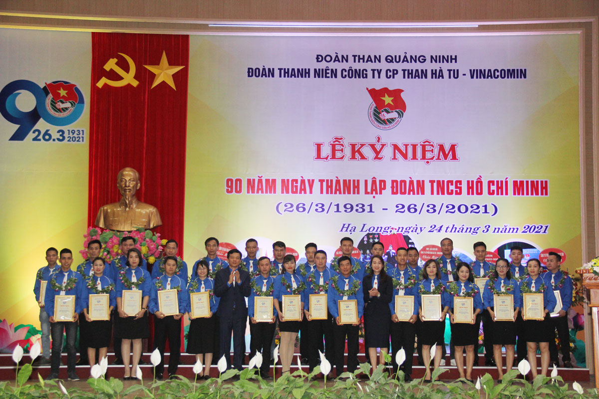 Đoàn Thanh niên Than Hà Tu tuyên dương 90 đoàn viên tiêu biểu nhân dịp kỷ niệm 90 năm thành lập Đoàn TNCS Hồ Chí Minh