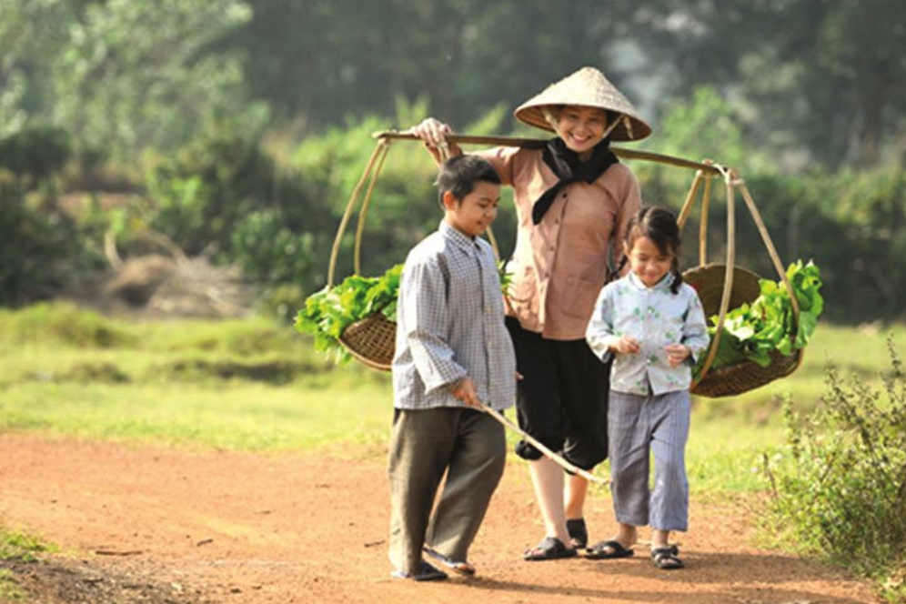 Tết - về quê hay ở lại: Về thôi, chẳng lẽ cứ long đong mãi...